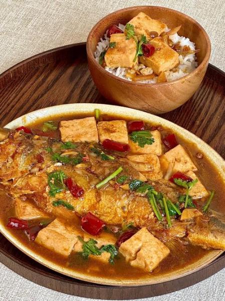 鲤鱼炖豆腐的家常做法大全
