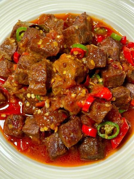 牛肉红烧怎么做才好吃(牛肉红烧怎么做才好吃不辣)