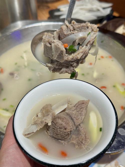 炖羊骨头的做法