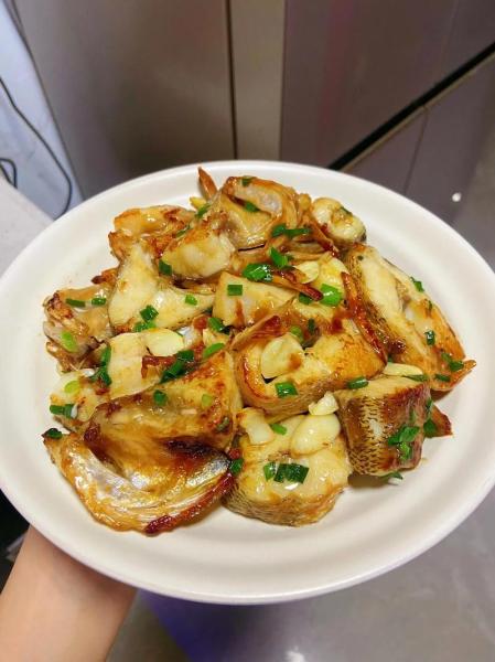 炸蒜香鱼块做法