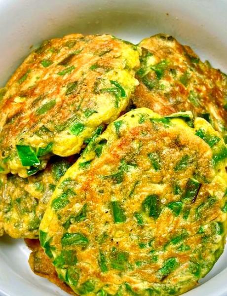 鸡蛋韭菜饼制作方法家常简单