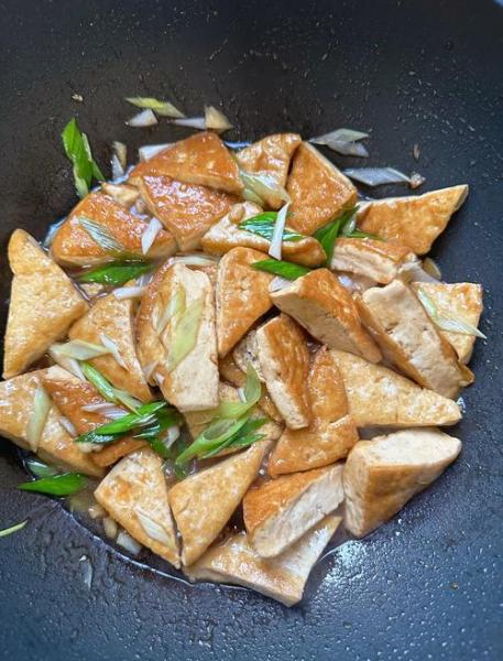 怎么做出口味清淡好吃的素烧豆腐?