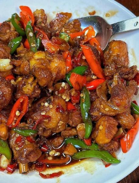 豆瓣酱炖鸡肉块的做法