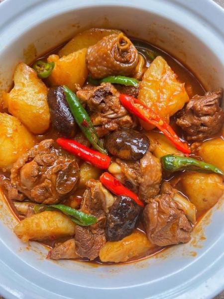 土豆焖鸡怎么做好吃