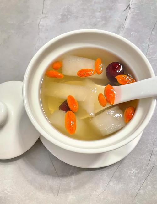 冰糖炖梨一天吃几次最合适